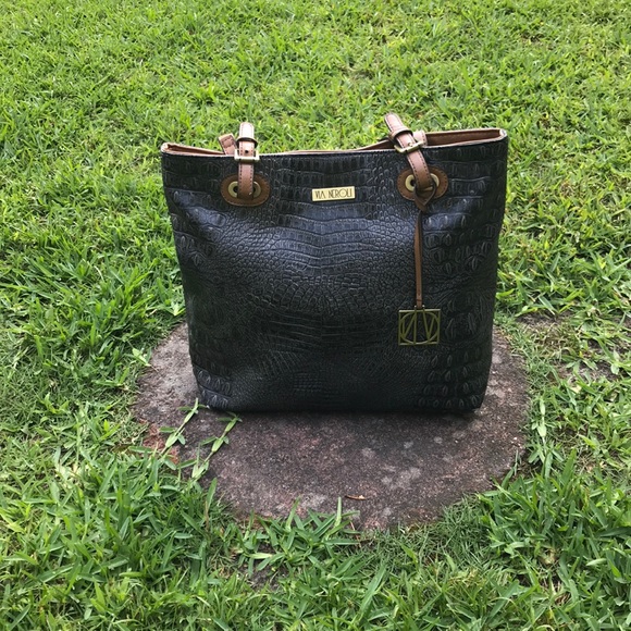 Via Neroli Handbags - Via Neroli purse 🖤